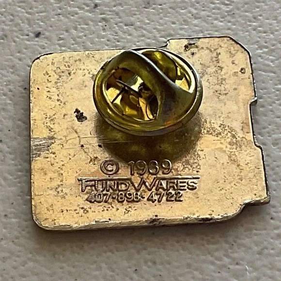 Vintage 1989 Tac Pin Read Ritin & Rithmatic - Picture 2 of 2